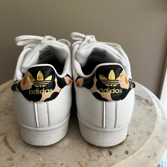 Adidas marimekko  superstar  shoes women’s size 6.5 - Picture 1 of 9